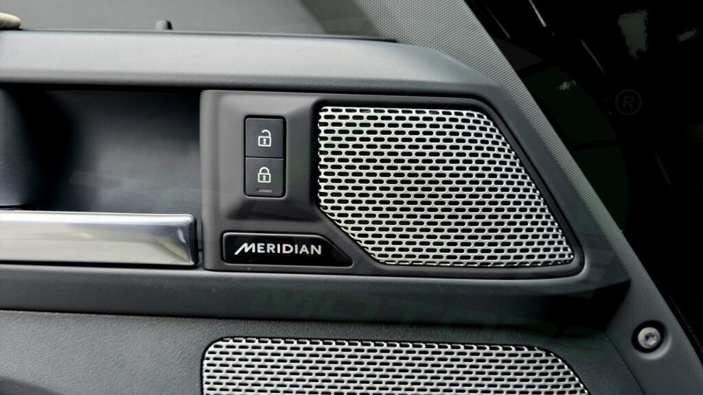 2023 Land Rover Defender 130 X-Dynamic SE P400 3.0T 0Km Brand New