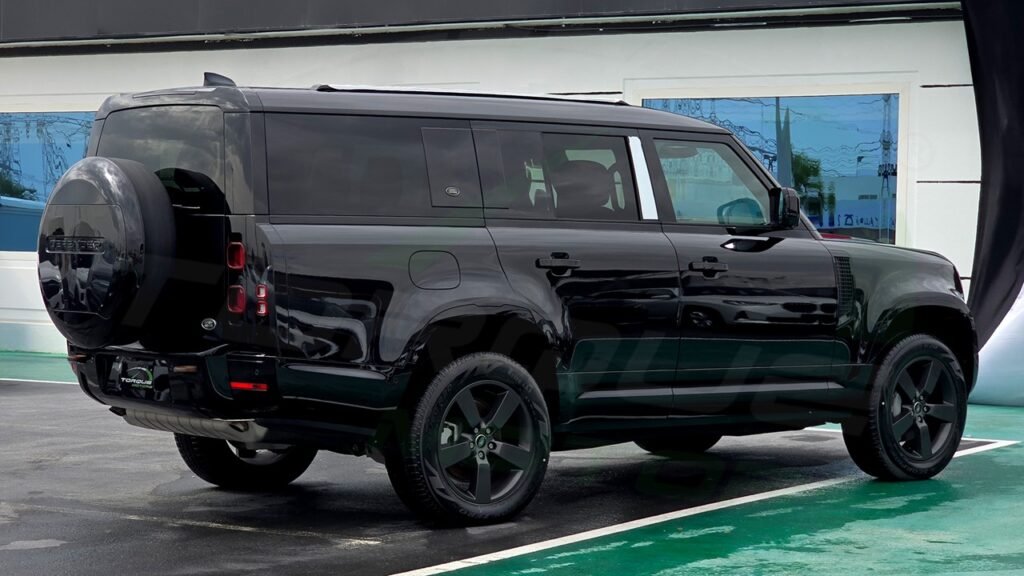 2023 Land Rover Defender 130 X-Dynamic SE P400 3.0T 0Km Brand New
