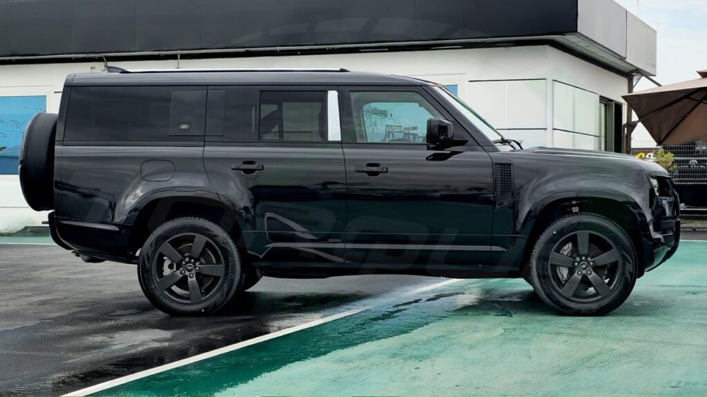 2023 Land Rover Defender 130 X-Dynamic SE P400 3.0T 0Km Brand New